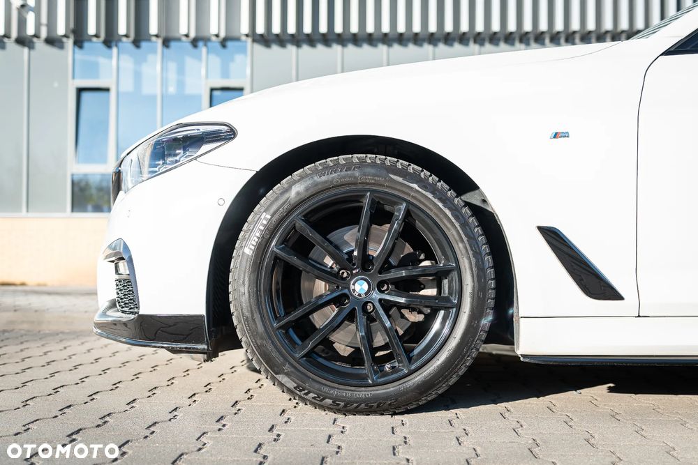 BMW Seria 5 520d M Sport - 11