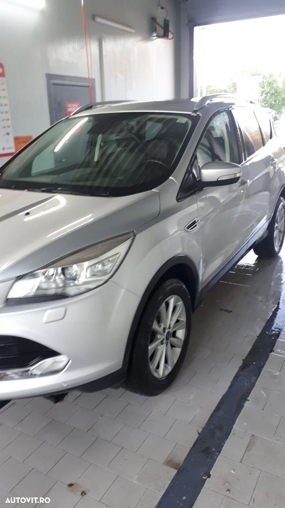 Ford Kuga 2.0 TDCi 4WD Powershift ST-Line - 6