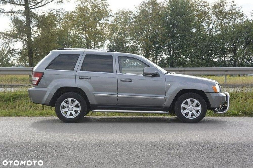 Jeep Grand Cherokee - 8