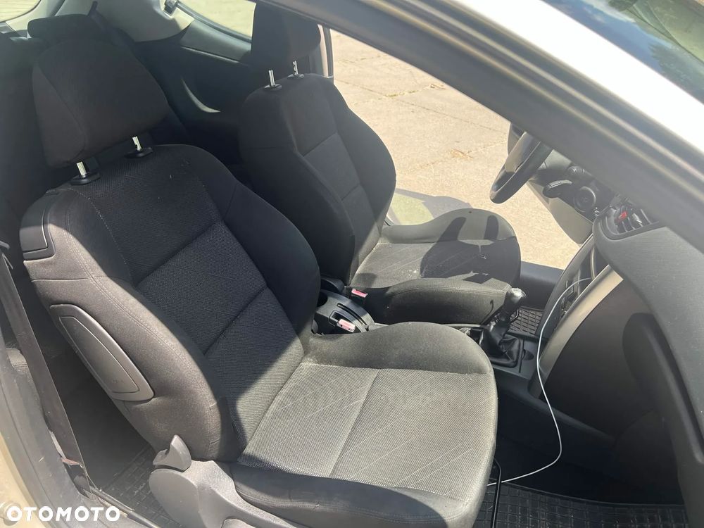 Peugeot 207 1.4 16V Trendy - 7