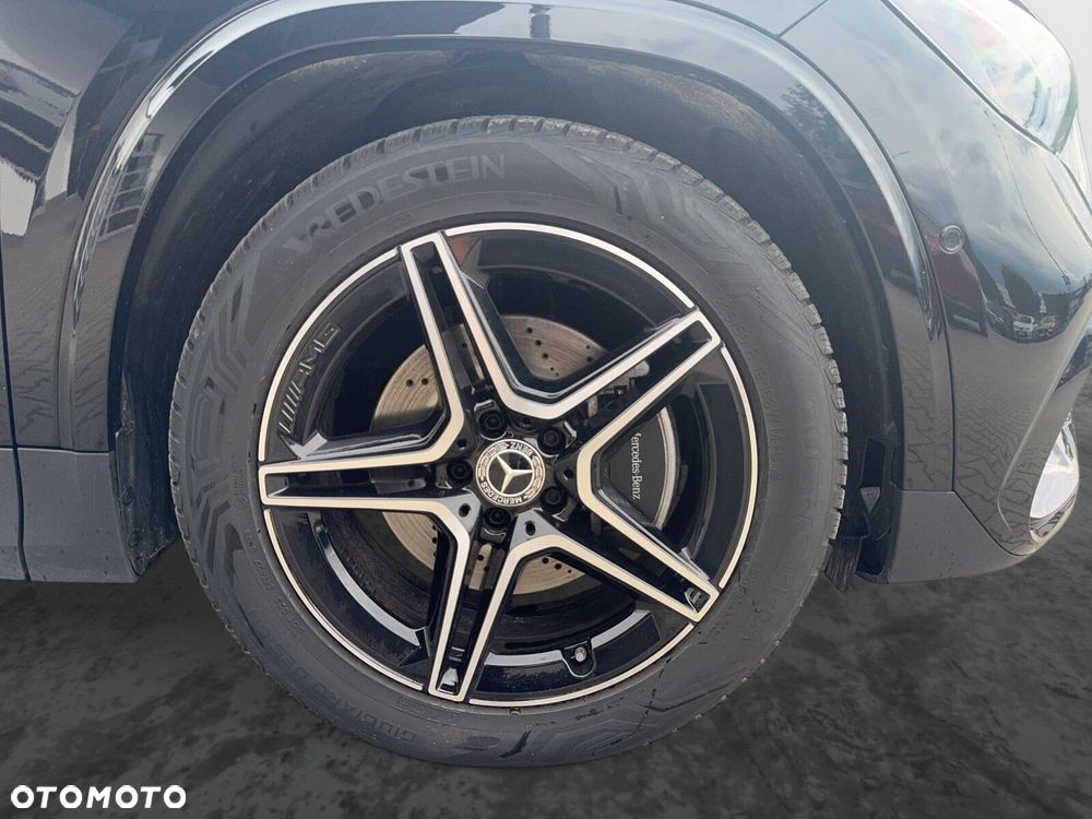 Mercedes-Benz GLA - 10