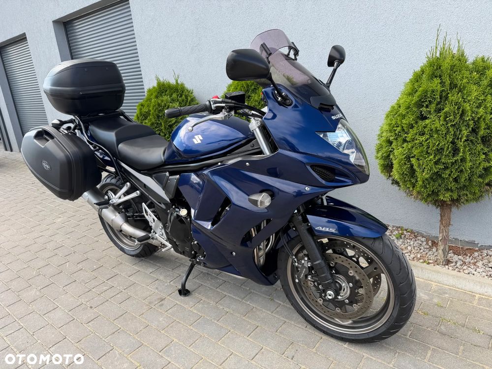 Suzuki GSX - 4