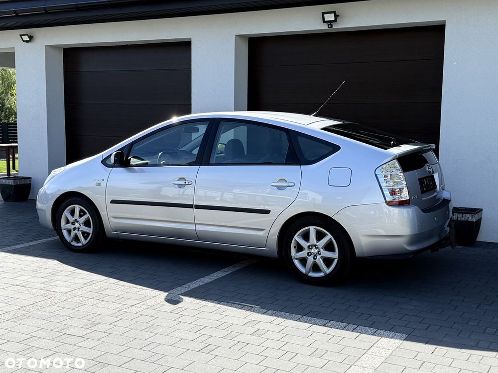 Toyota Prius 1.5 VVT-i Sol - 4