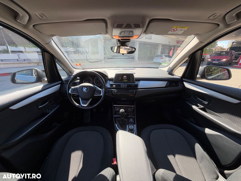 BMW Seria 2 218i - 13
