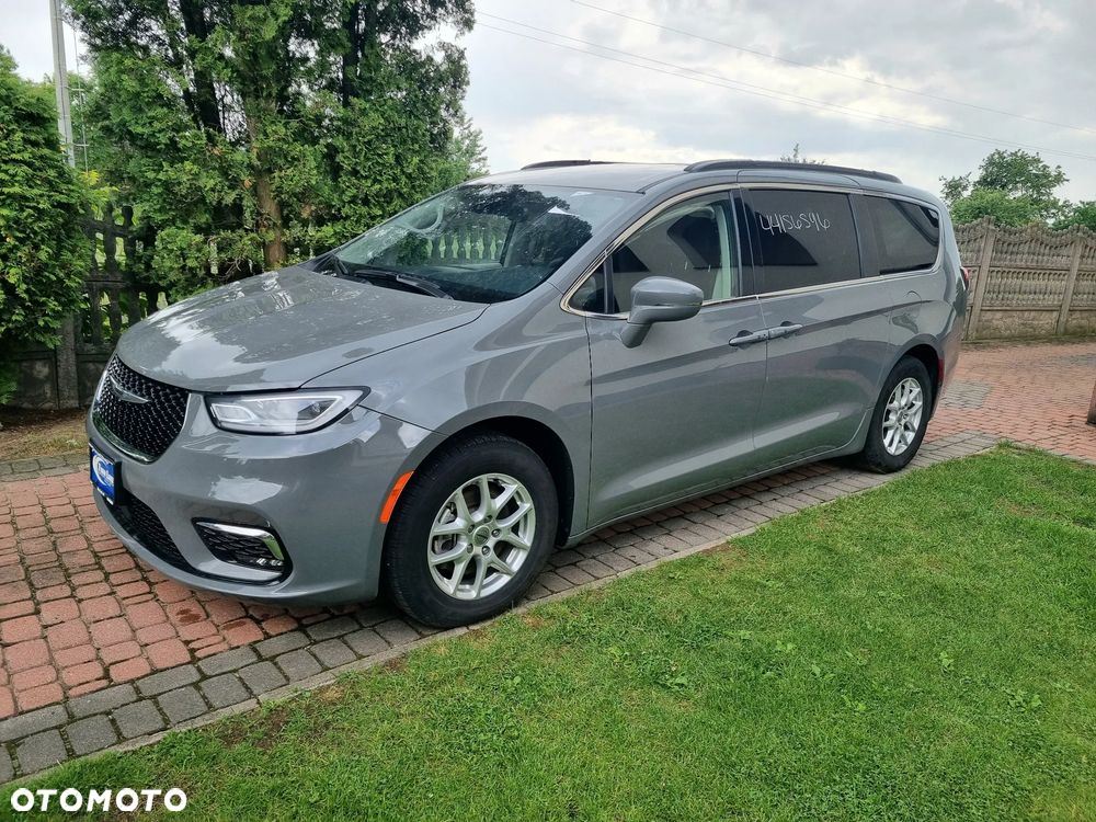 Chrysler Pacifica - 8