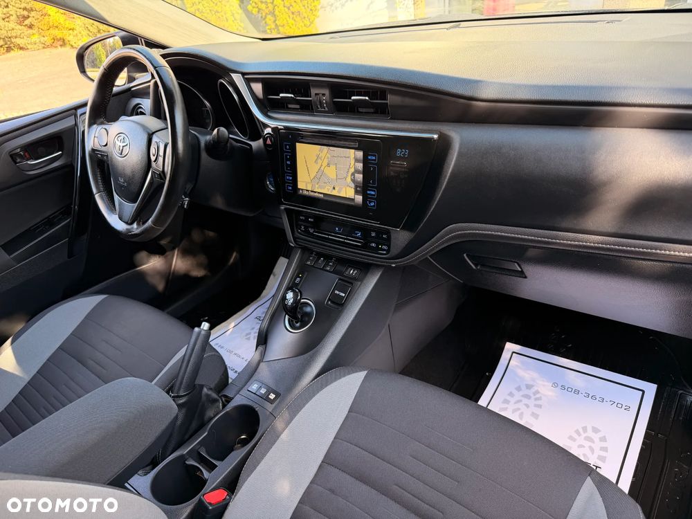Toyota Auris 1.8 HSD Prestige NAVI - 10