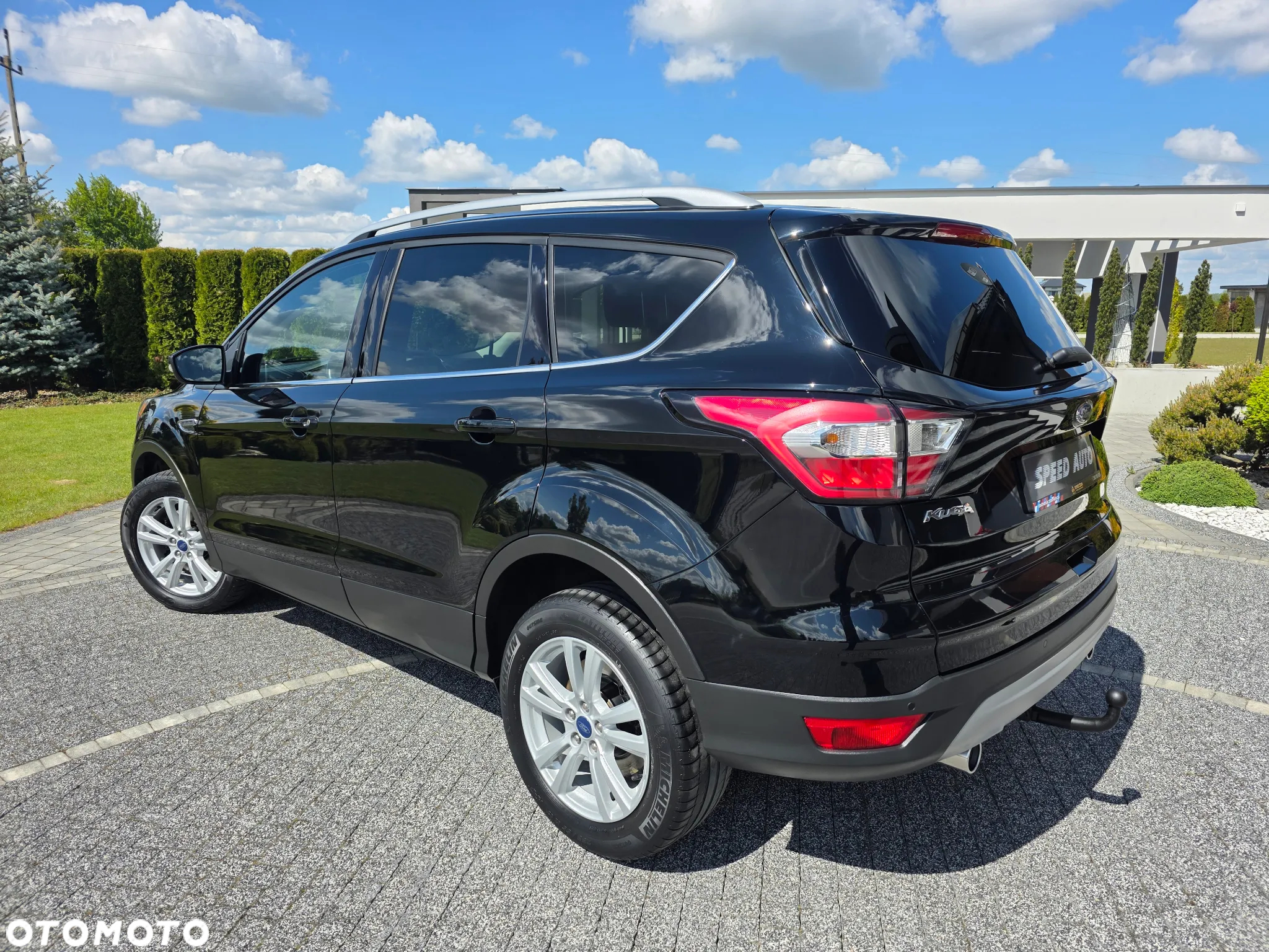 Ford Kuga 2.0 TDCi 2x4 Titanium - 3