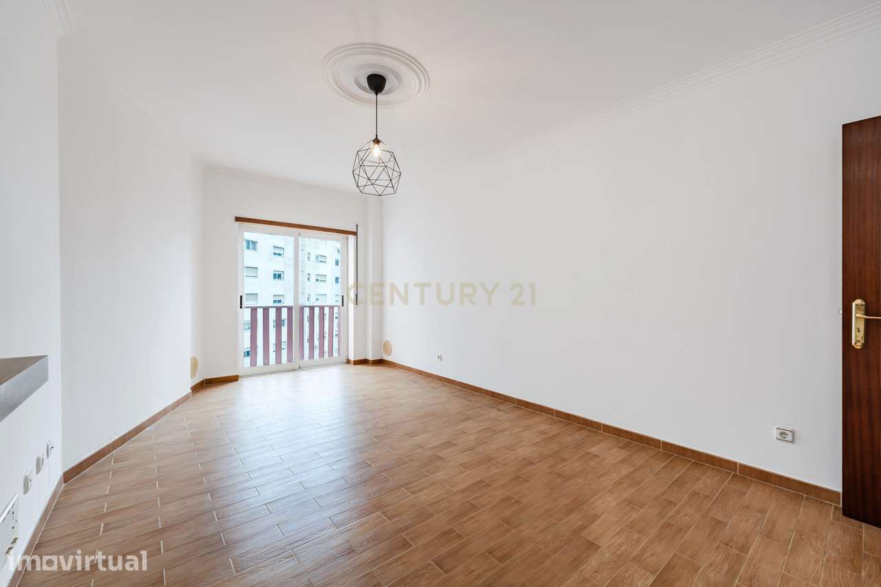 Apartamento T4 em Santa Marta do Pinhal - Grande imagem: 5/42