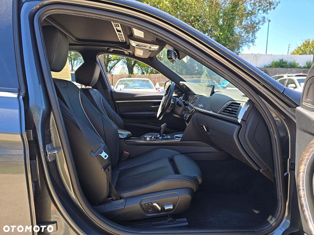 BMW Seria 3 328i Luxury Line - 11