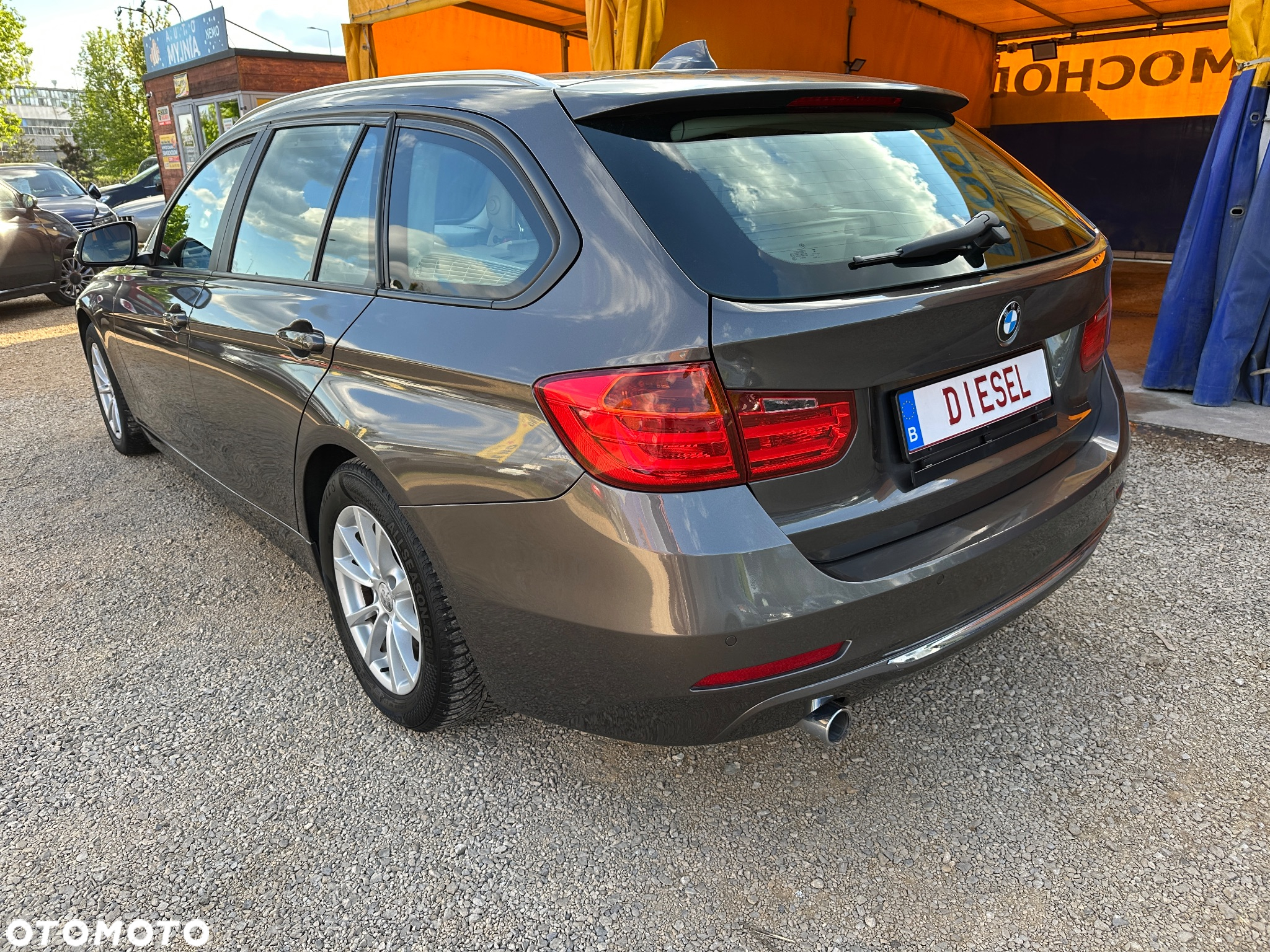 BMW Seria 3 318d DPF Touring Edition Exclusive - 10