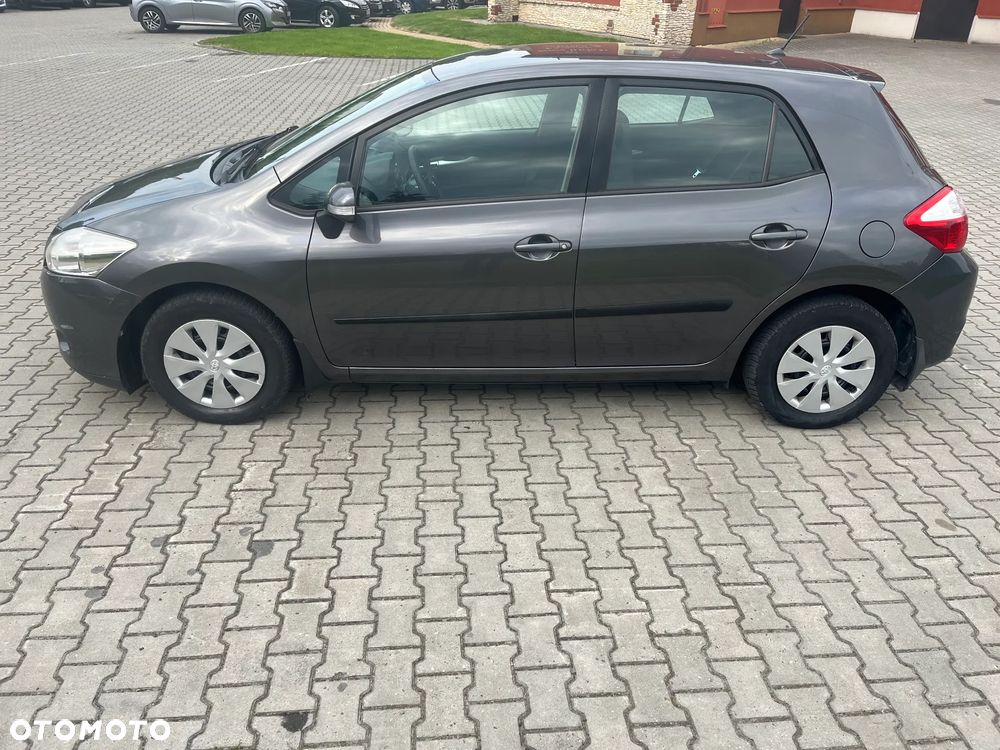 Toyota Auris 1.33 VVT-i Life Comfort - 2