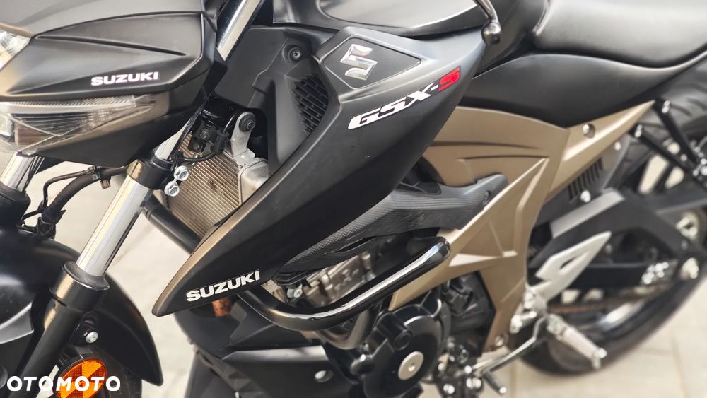 Suzuki GSX - 28