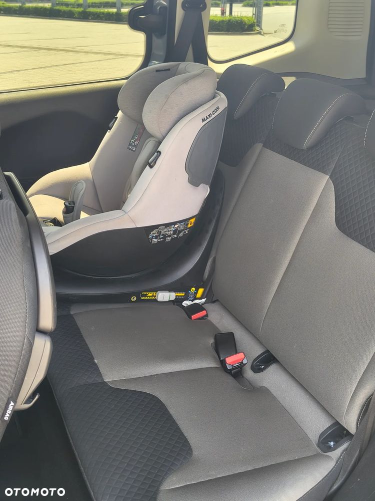 Ford Tourneo Courier 1.5 TDCi Titanium - 12