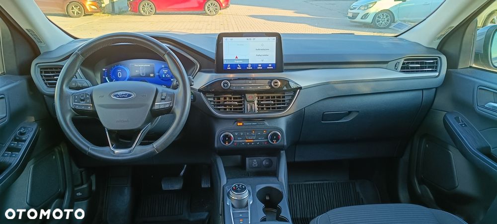 Ford Kuga - 12