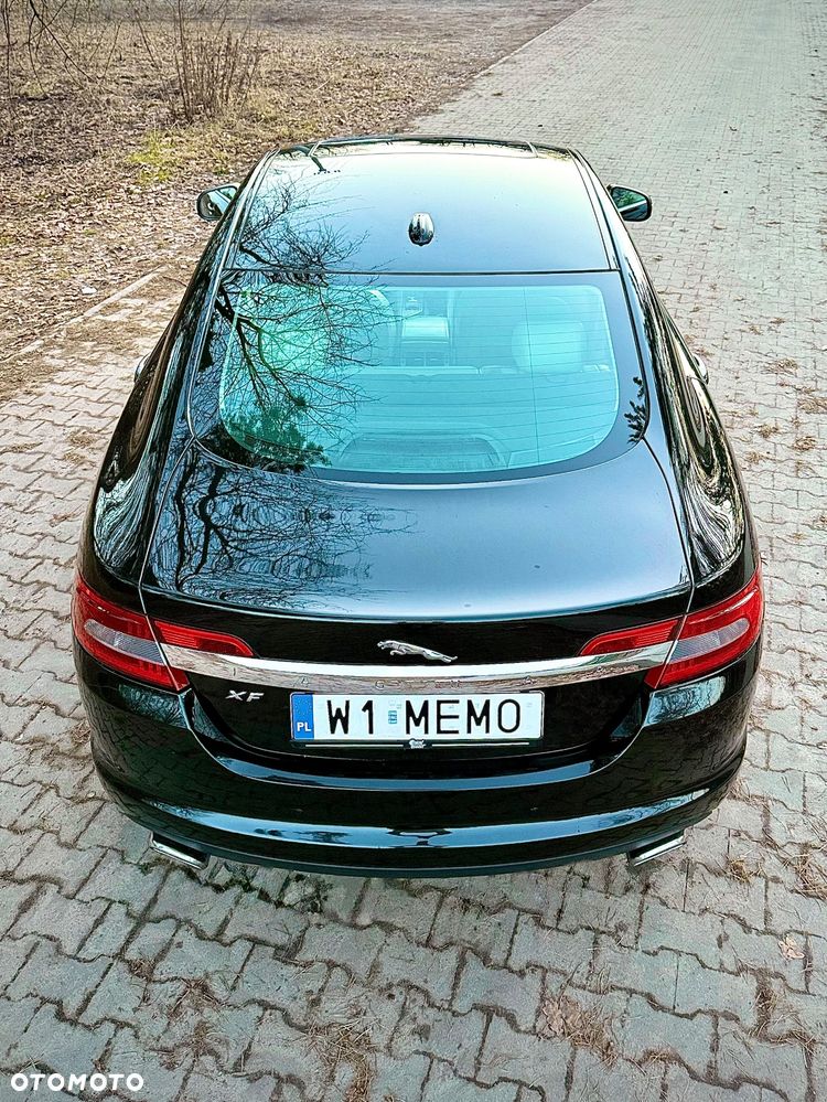Jaguar XF 2.7 V6 D Luxury - 10
