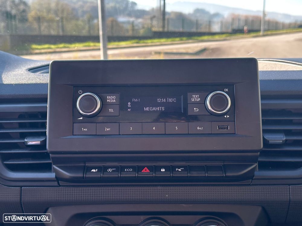 Renault Trafic 2.0 dCi L1H2 Teto Alto | Fibrada - 12