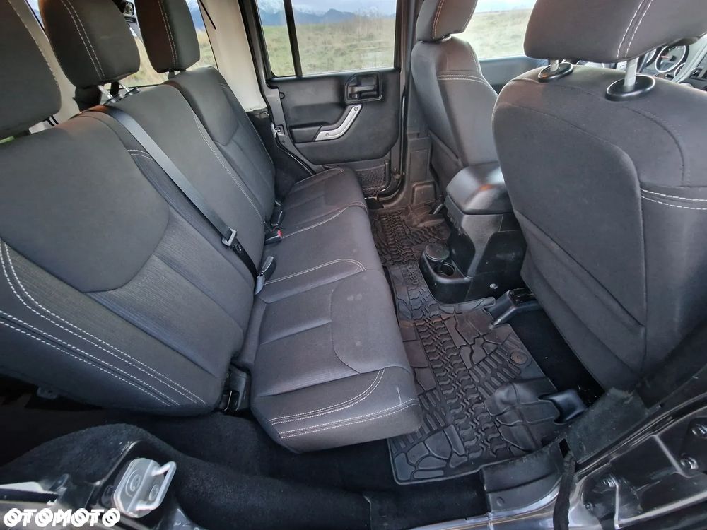 Jeep Wrangler 2.8 CRD Unlim Rubicon - 22