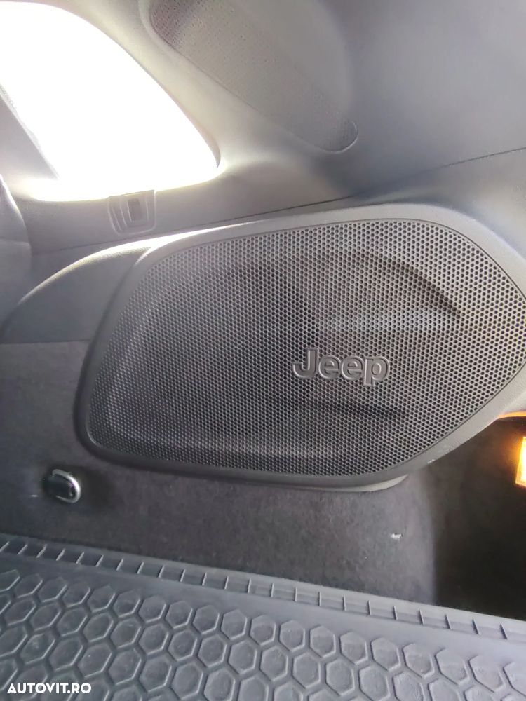 Jeep Cherokee - 9