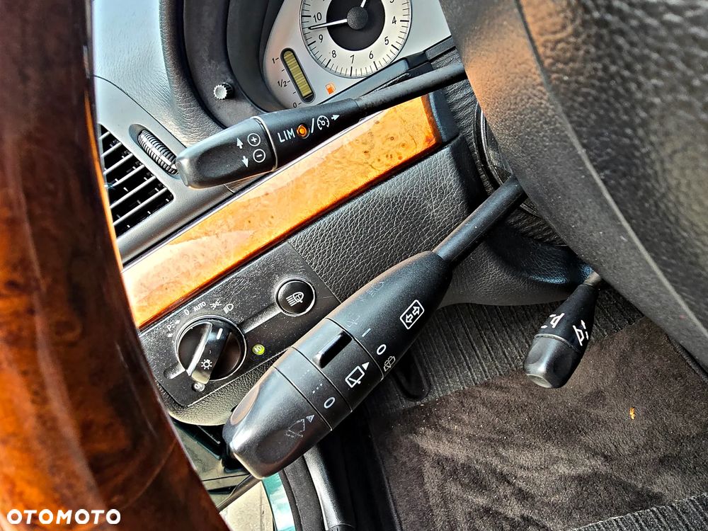 Mercedes-Benz Klasa E 500 4Matic Automatik Avantgarde - 26