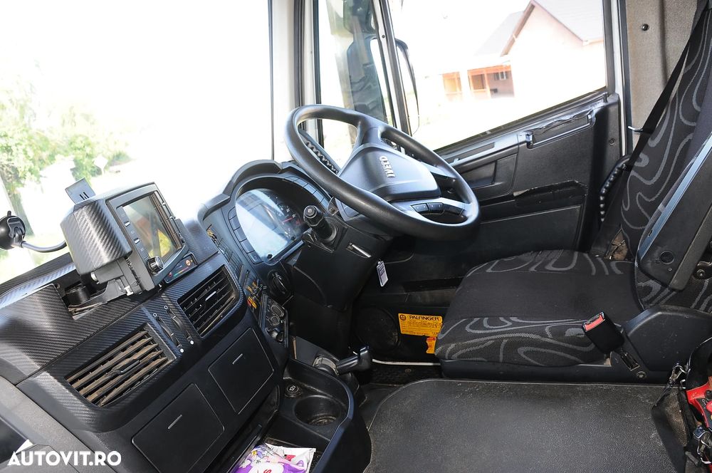 Iveco Stralis cu Macara Palfinger PK 13001-K - 7