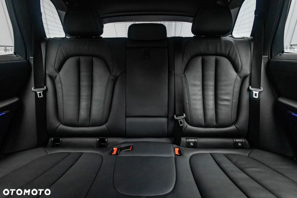 BMW X5 xDrive40i mHEV - 16