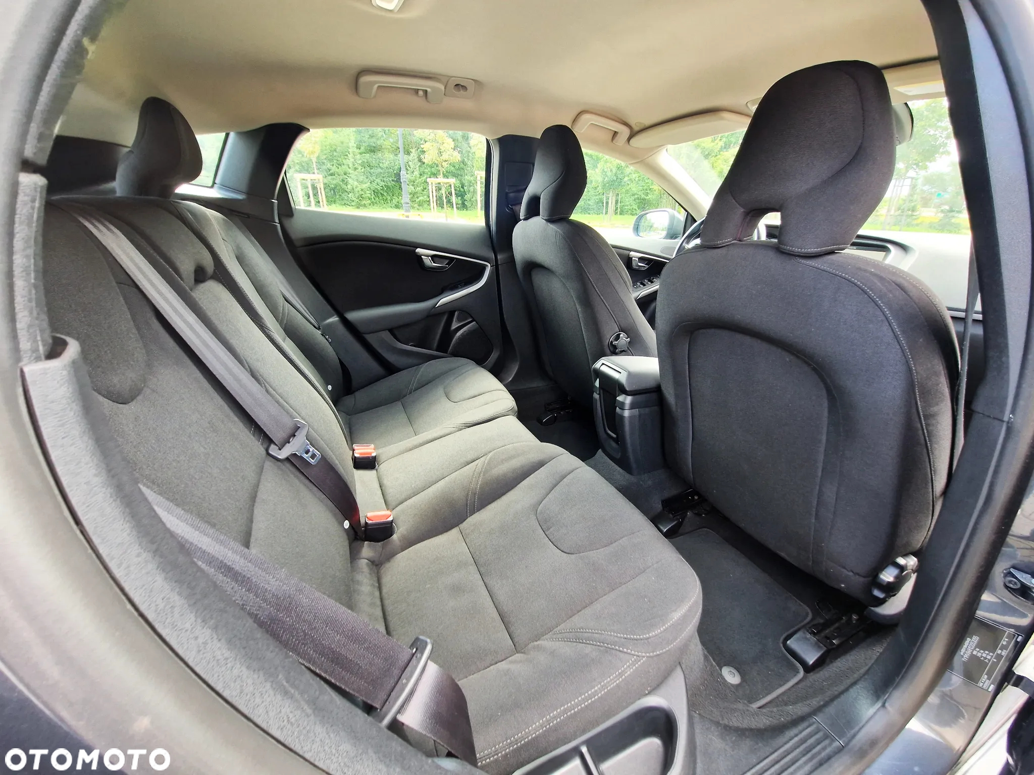 Volvo V40 D2 Momentum - 8