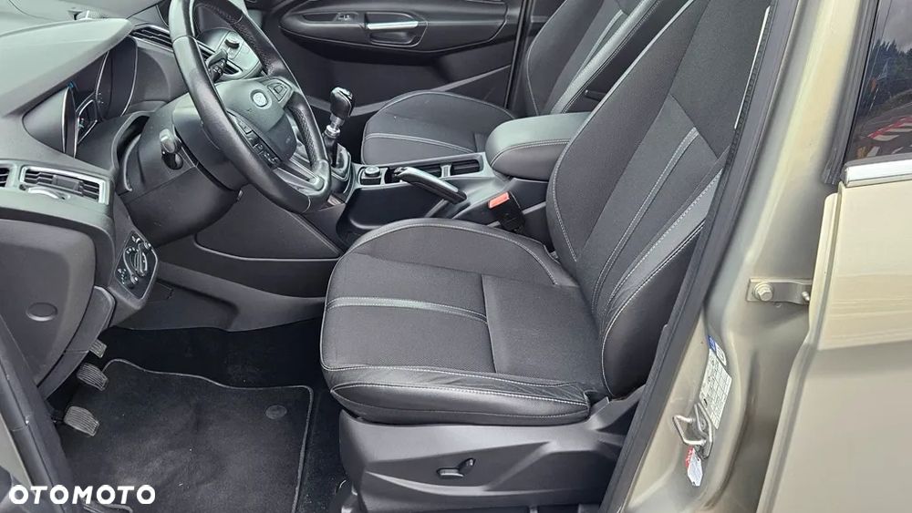 Ford C-MAX 1.5 TDCi Start-Stop-System Titanium - 19