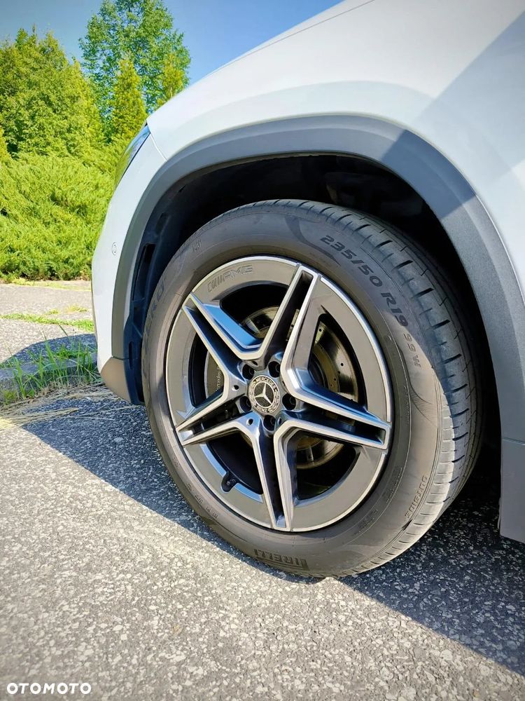 Mercedes-Benz GLA 180 AMG Line - 9