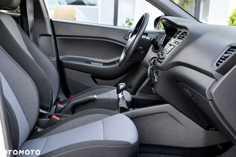Hyundai i20 1.2 Passion Plus - 17