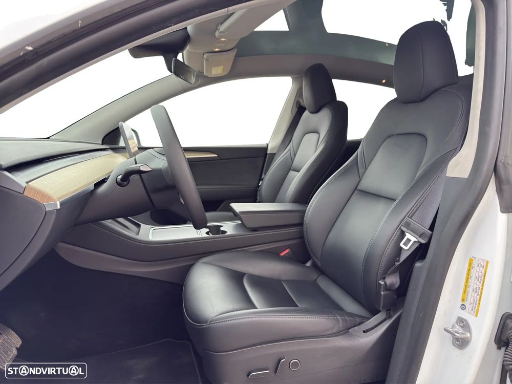 Tesla Model Y Long Range Dual Motor AWD - 11