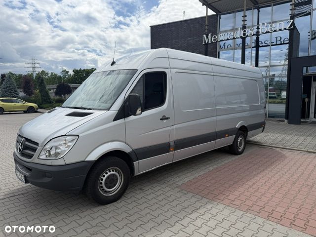 Mercedes-Benz 319 - 17