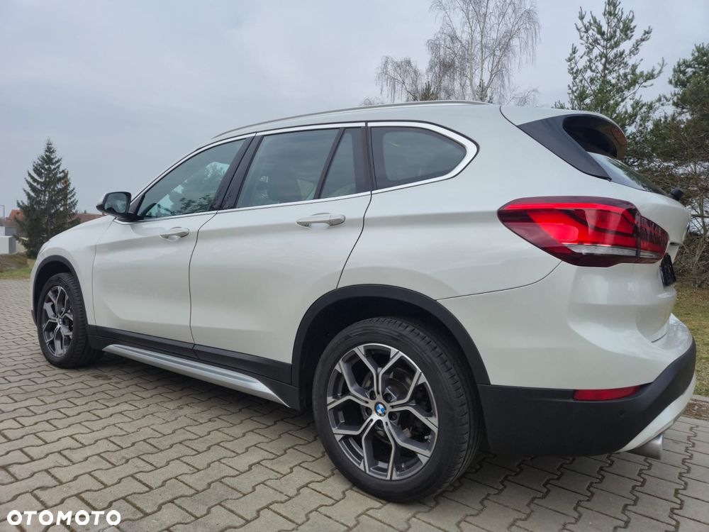 BMW X1 xDrive18d xLine - 8