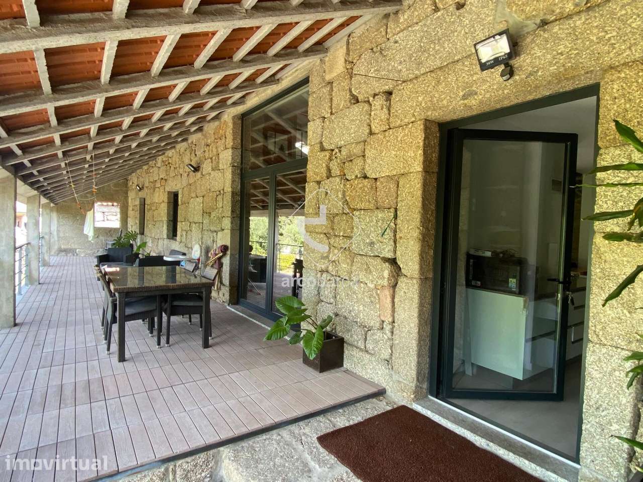 Moradia em Pedra com Duas Habitações e jardim - Boa  Localização -Pont - Grande imagem: 4/51