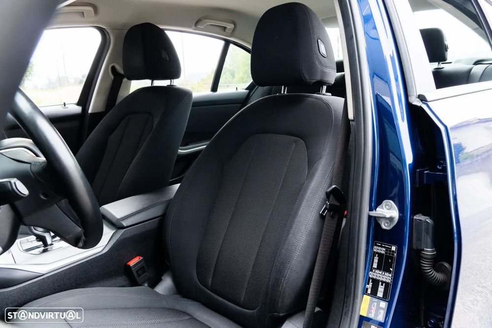BMW 330 e Line Luxury Auto - 9