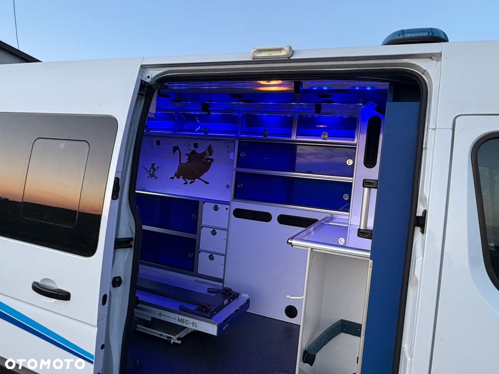 Renault MASTER _ 2024r _ KARETKA, AMBULANS _ 2.3 DCI 165KM _ 5 Osobowy - 9