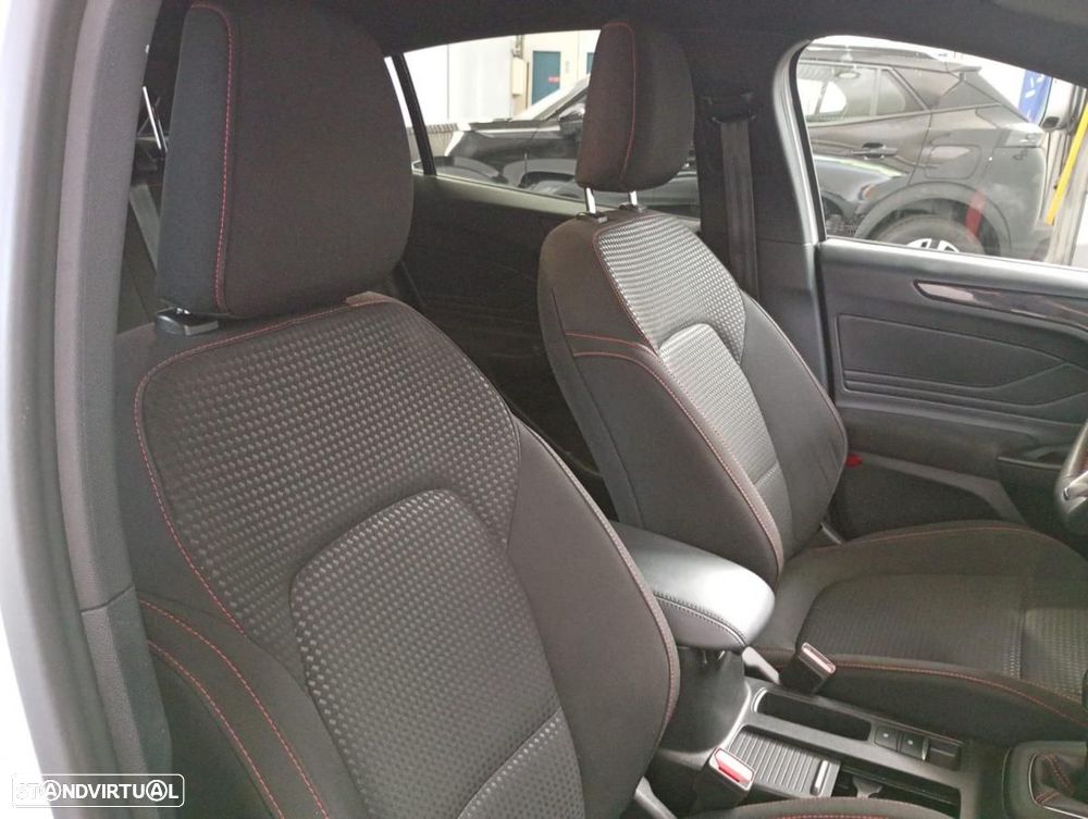 Ford Focus 1.0 EcoBoost MHEV ST-Line - 15