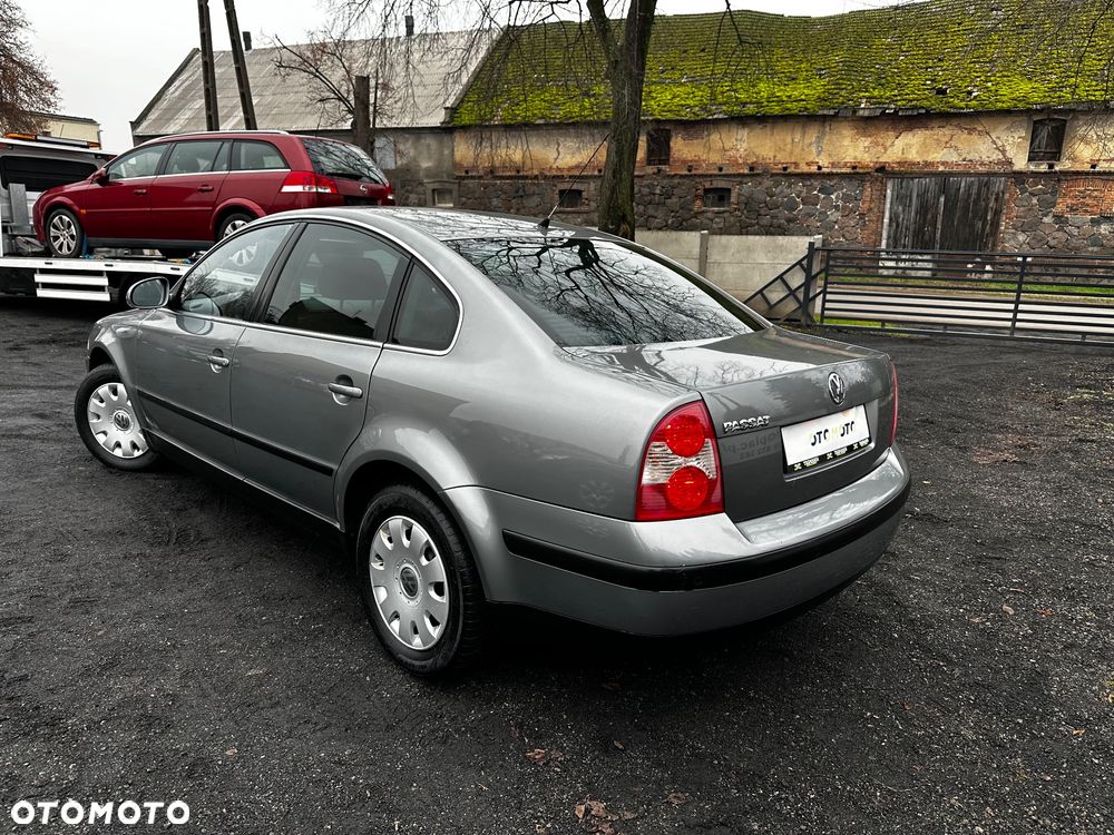 Volkswagen Passat - 13