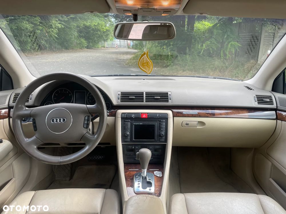 Audi A4 Limousine - 9