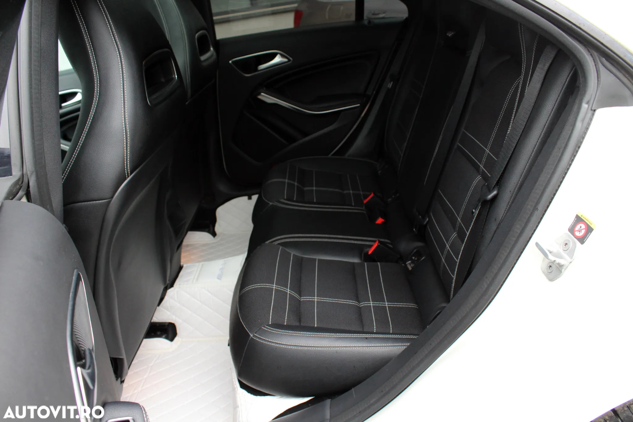 Mercedes-Benz CLA 220 CDI 7G-DCT AMG Line - 10