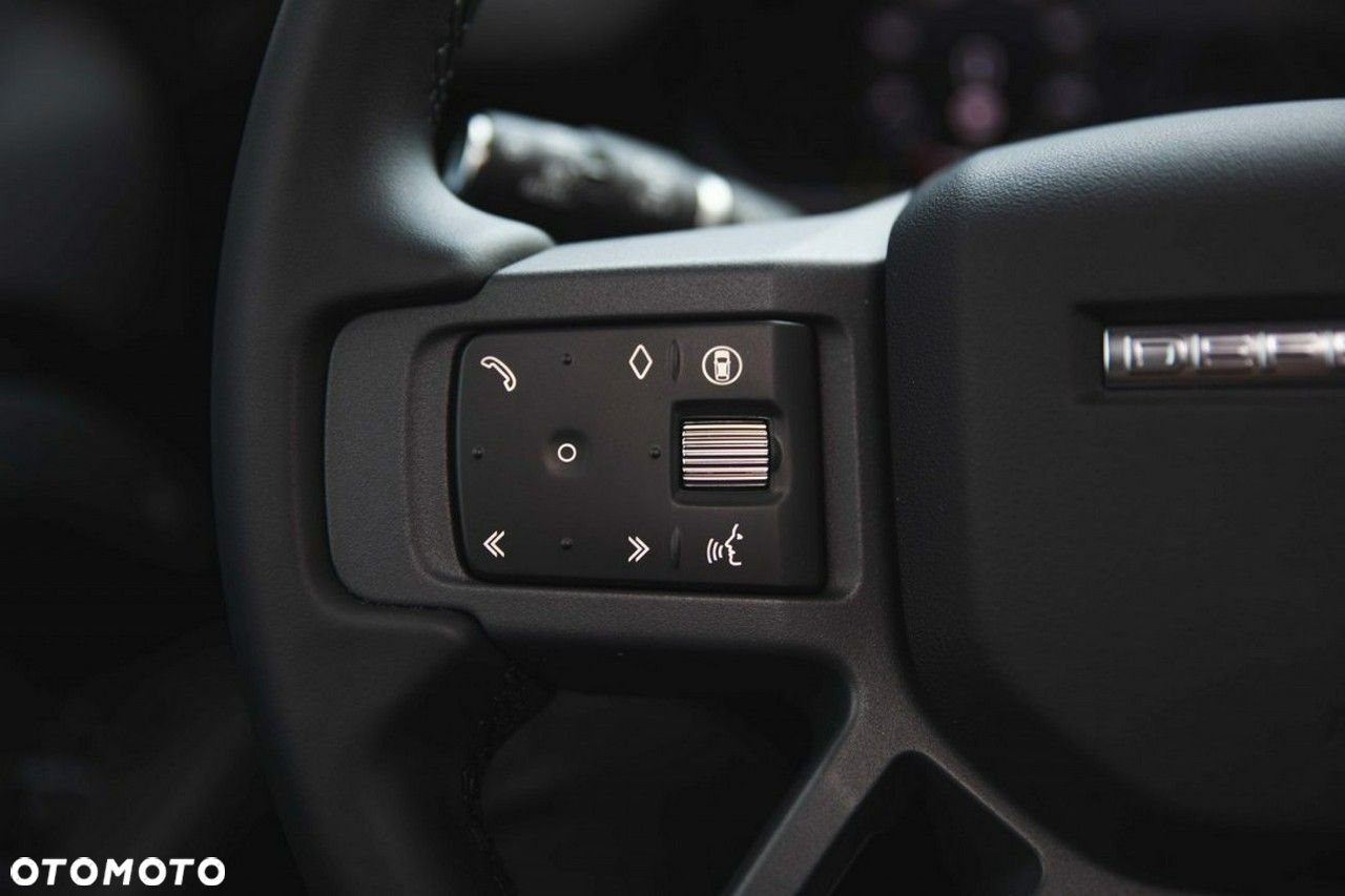Land Rover Defender - 16