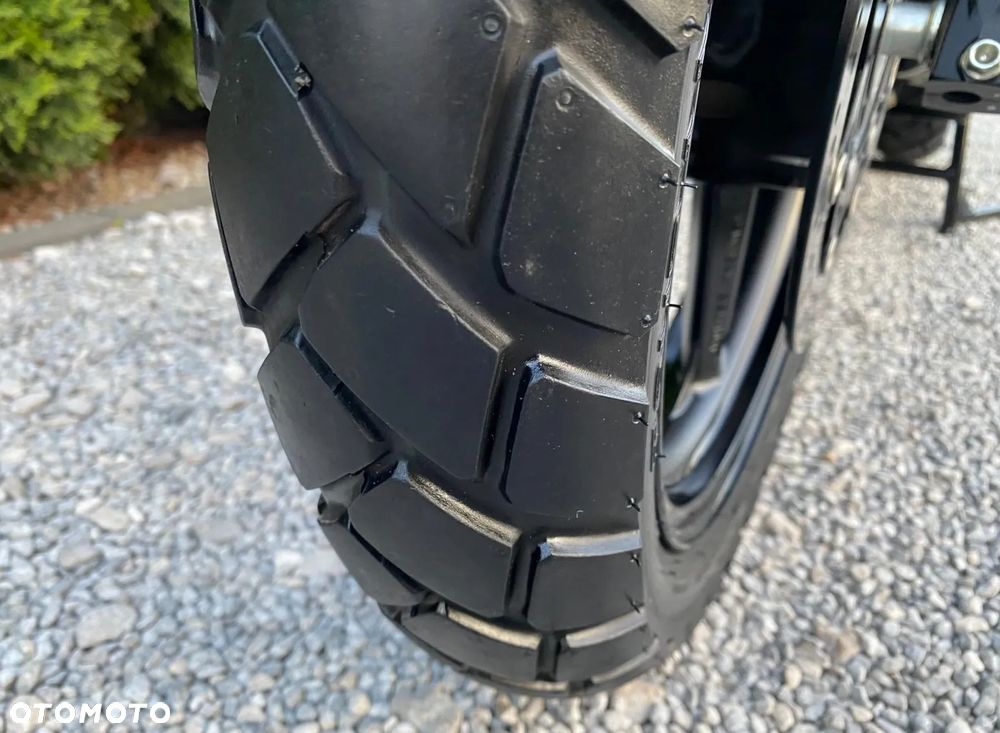 Suzuki V-STROM - 32