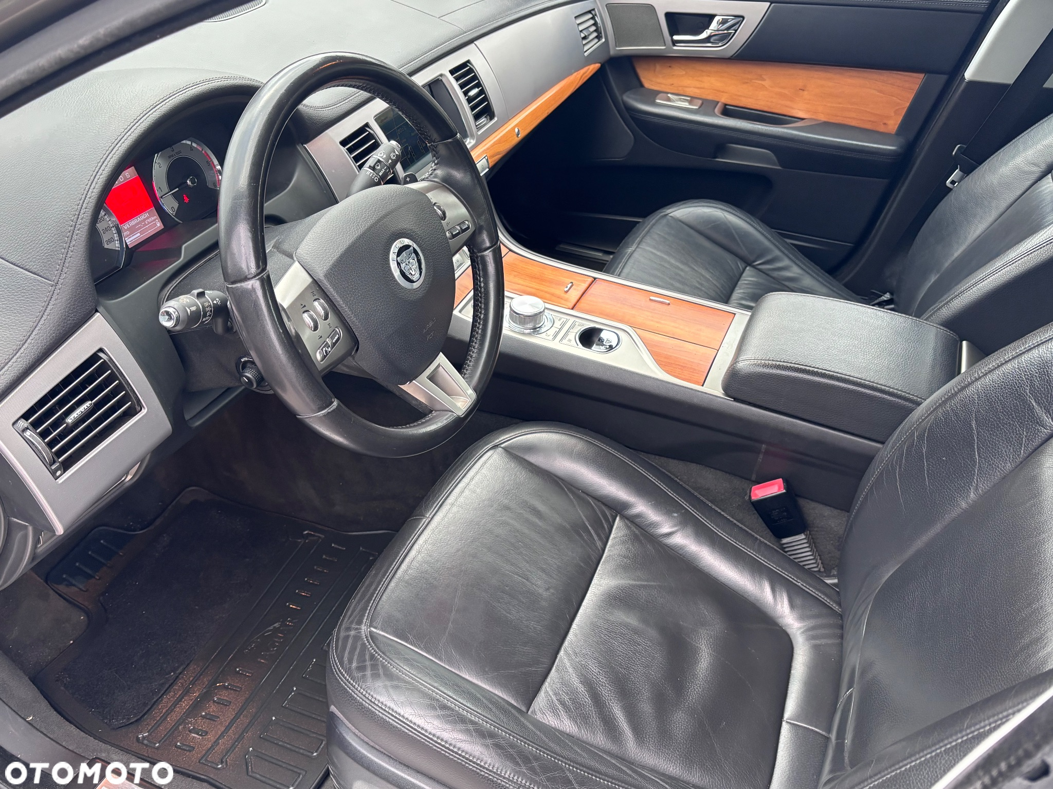 Jaguar XF 3.0 V6 D S Luxury - 14
