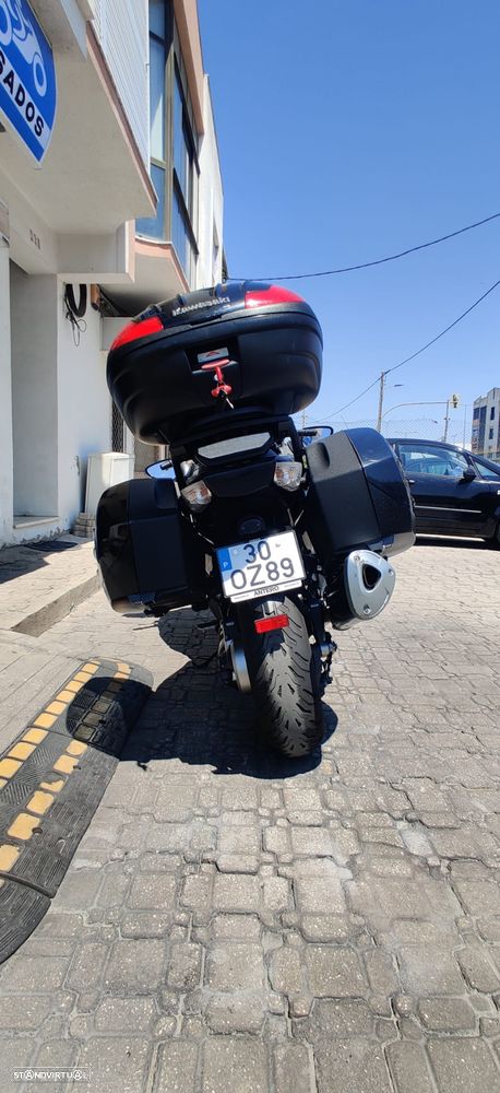 Kawasaki GTR 1400 - 9