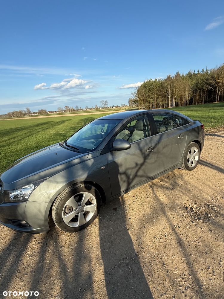 Chevrolet Cruze 2.0 LT - 8