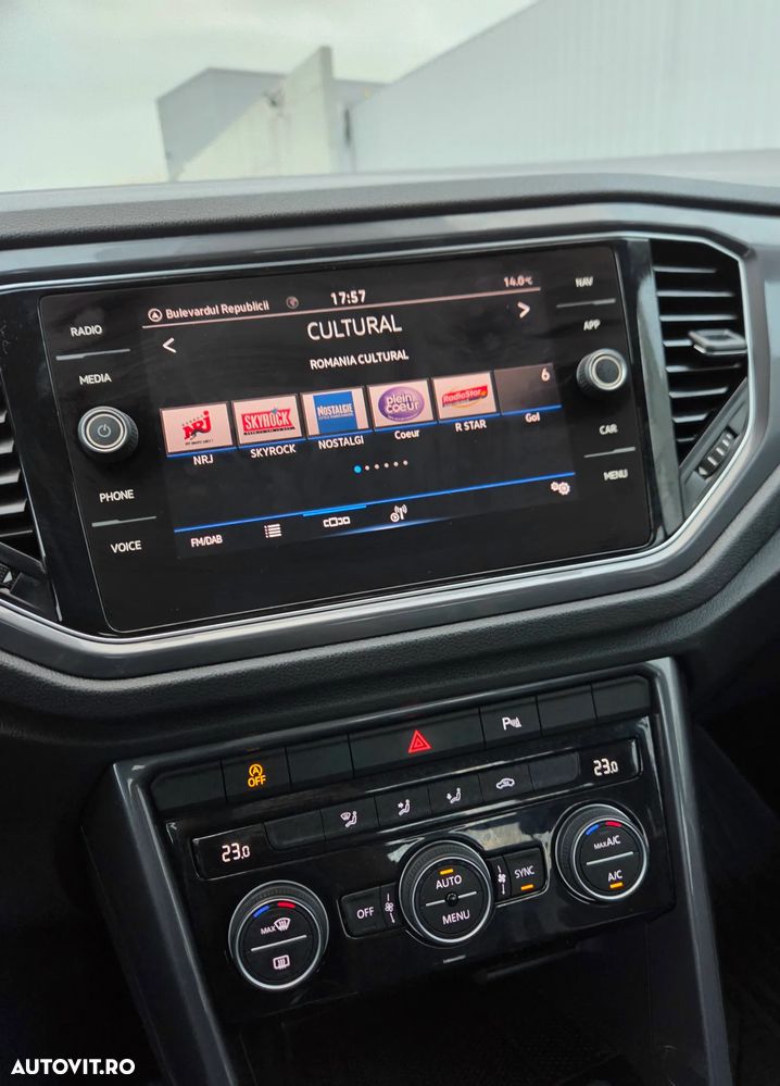 Volkswagen T-Roc 2.0 TDI SCR DSG Sport - 29