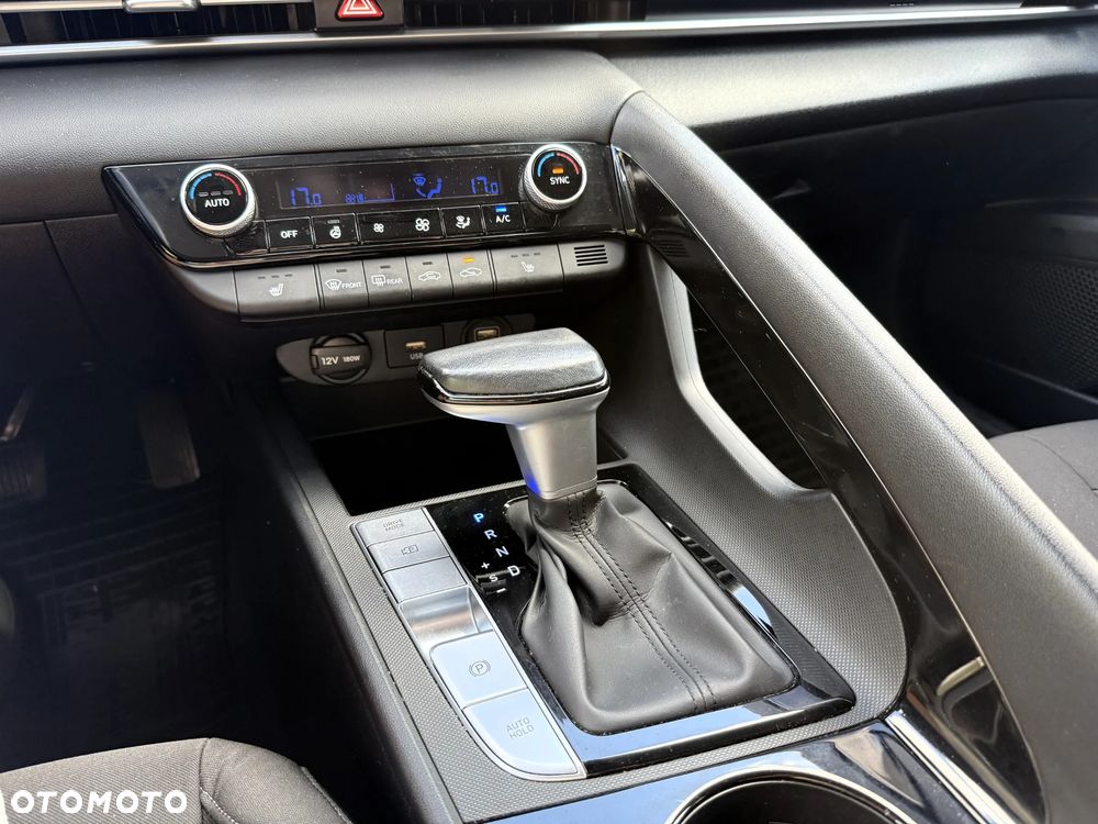 Hyundai Elantra 1.6 Smart CVT - 28