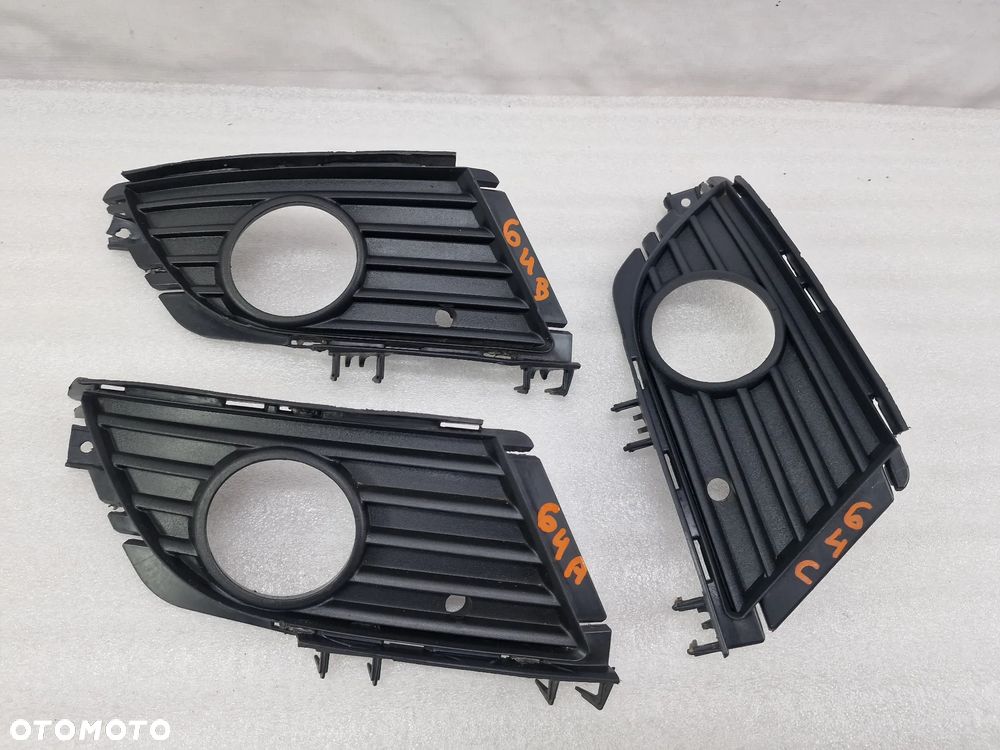 OPEL CORSA C LIFT 03-06 PRAWA KRATKA BOCZNA ZDERZAKA PRZEDNIEGO PRZÓD NA HALOGEN , NR 13120838 , NR AUKCJI B/64 - 1