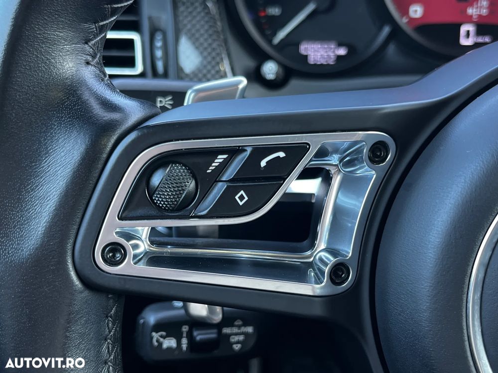Porsche Macan - 18