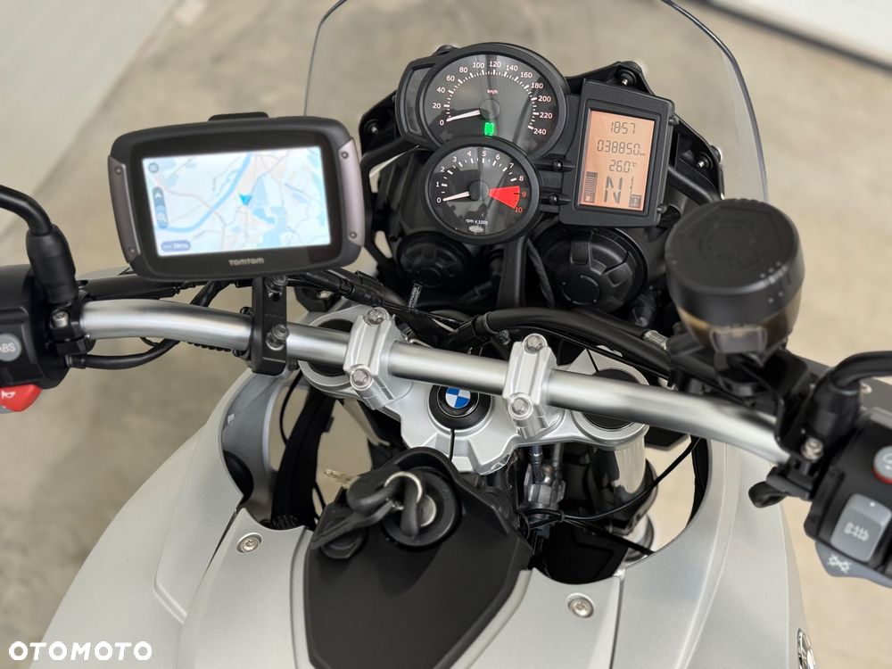 BMW F - 22