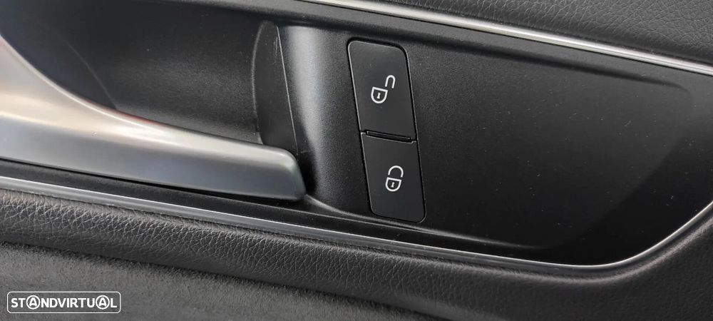 Mercedes-Benz CLA 180 d Shooting Brake AMG Line - 42